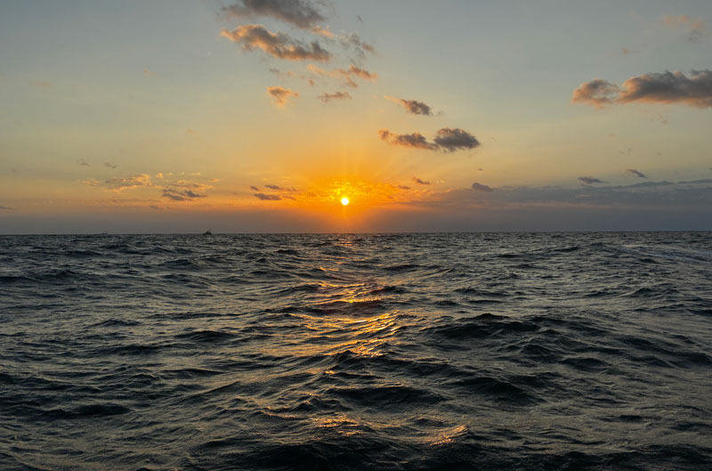 太東岬灯台前朝焼け