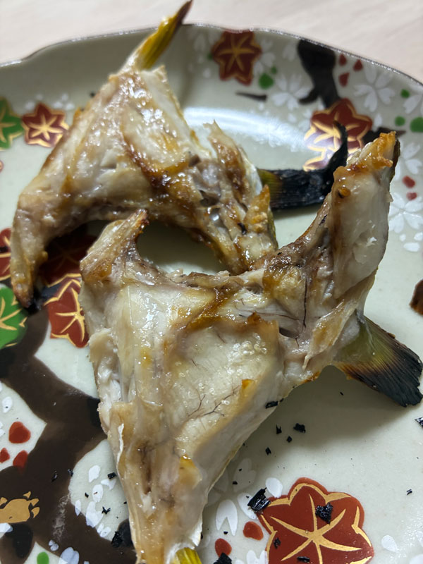イナダのカマの塩焼き