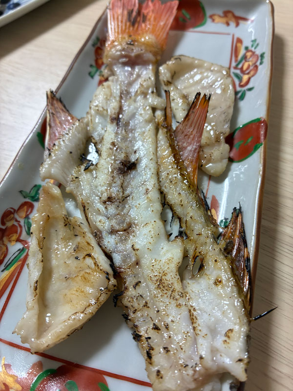 アカムツの中骨の炙り焼き